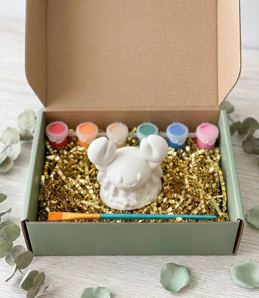 Paintable ceramic crab figurine kit with paintbrush and assorted paint colors