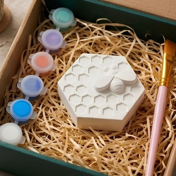 Paintable ceramic honeycomb figurine kit with paintbrush and assorted paint colors